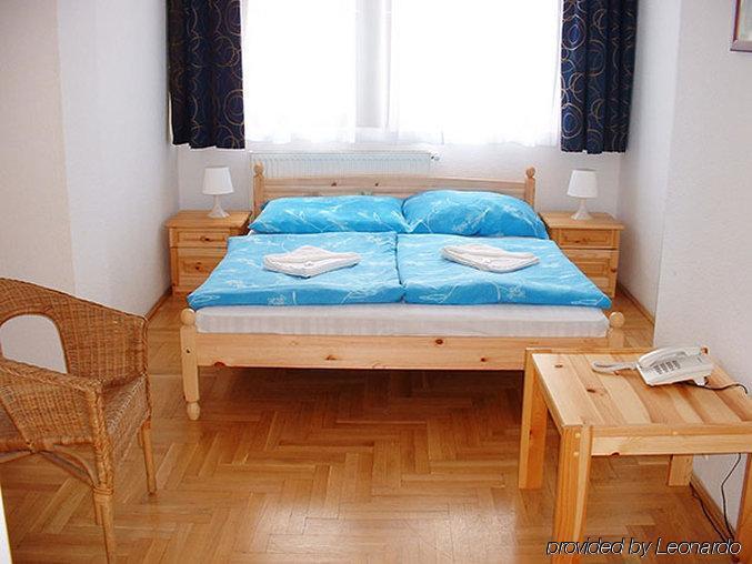 Hotel Rila Budapest Room photo